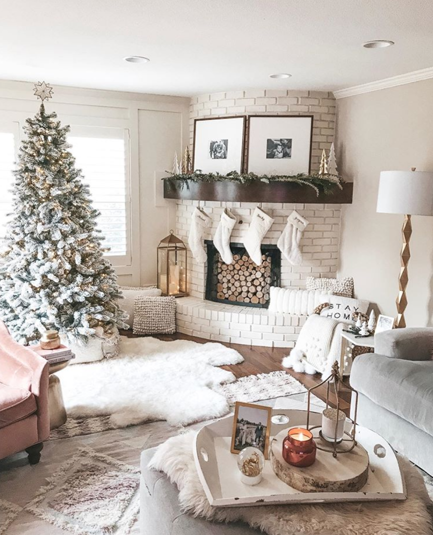 10 Charming Living Rooms to Inspire Your Holiday Decor - Wonder Forest -   21 christmas decorations living room ideas