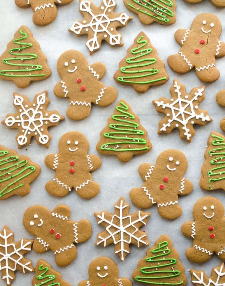 This Classic Gingerbread Cookie Recipe is Perfect for Holiday Baking! -   21 gingerbread cookies decorated christmas ideas