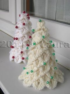 Crochet Christmas Ornaments Patterns | The WHOot -   23 xmas decorations to make free pattern ideas