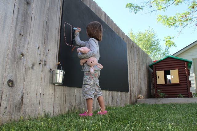 9. Art + Outdoors = Artdoorsy -   25 Outdoor Play Areas For Kids Transforming Regular Backyards Into Playtime Paradises